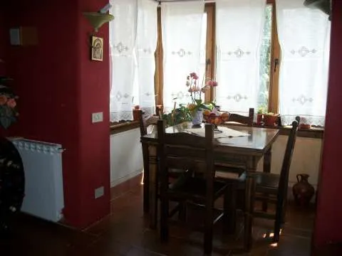 apartament 4 camere pe doua nivele - Imaginea 3