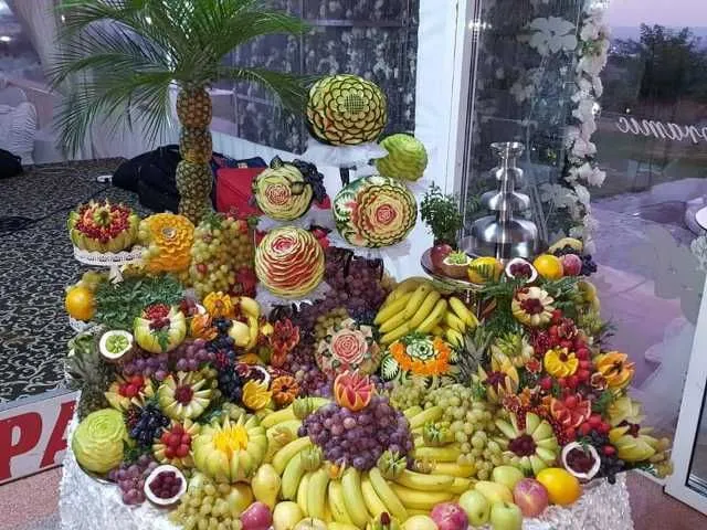 Fantana de ciocolata & Sculpturi in fructe! ! ! ! / craiova - Imaginea 4