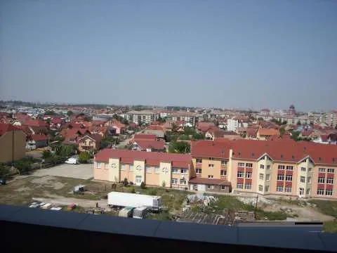 Inchiriez ap 2 cam NOU, LUX, in Nufarul Plaza, Oradea - Imaginea 6