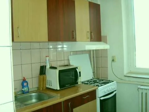 ap 2 camere, decomandat, zona Kaufland, pret negociabil - Imaginea 4