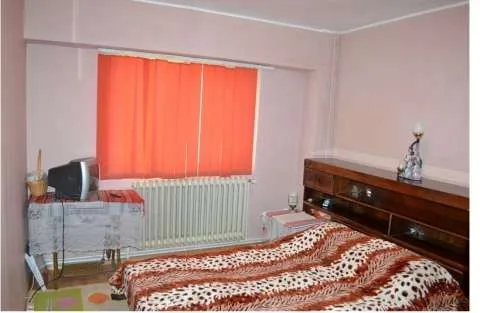 Vand Apartament 3 camere PORTUL TURISTIC - Imaginea 8
