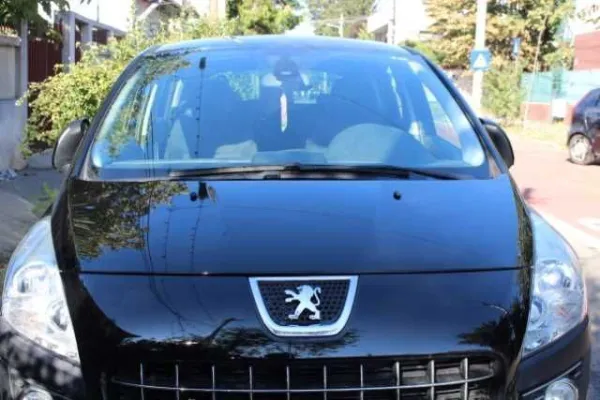 PEUGEOT 3008 - Imaginea 4