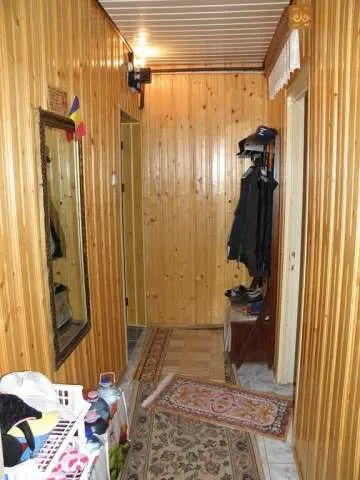 Onesti, de vanzare APARTAMENT 2 CAMERE zona centrala - Imaginea 2