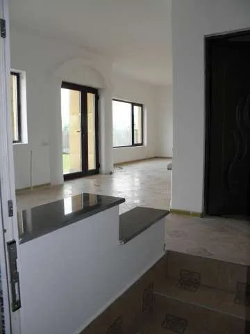 De vanzare VILA in Onesti in suprafata de 165 mp - Imaginea 2