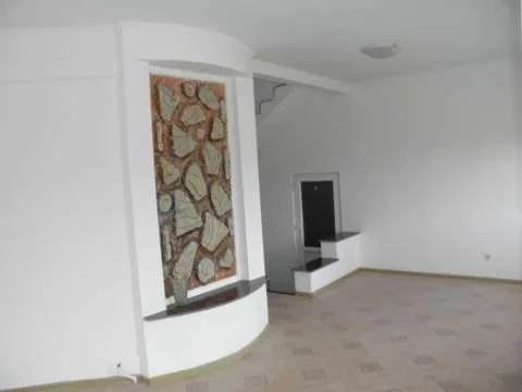 De vanzare VILA in Onesti in suprafata de 165 mp - Imaginea 5