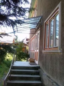 Vand casa cu etaj - Campulung Moldovenesc