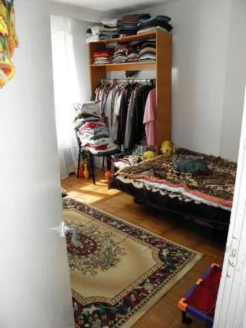 OFERTA! ! ! Onesti, de vanzare APARTAMENT 2 CAMERE - Imaginea 3