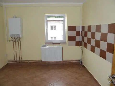OFERTA! ! ! - Onesti, APARTAMENT decomandat cu 2 CAMERE in bloc nou - Imaginea 1