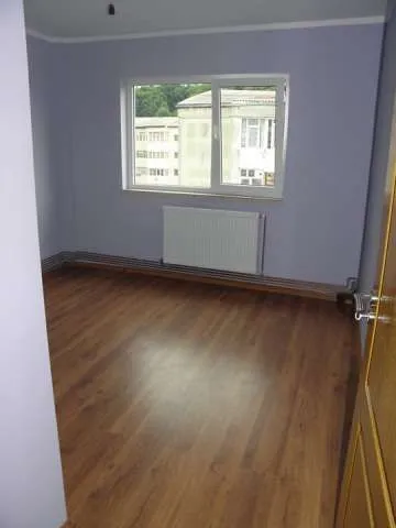 OFERTA! ! ! - Onesti, APARTAMENT decomandat cu 2 CAMERE in bloc nou - Imaginea 3