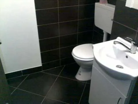 Vand apartament 3 camere, 2 bai - Imaginea 8