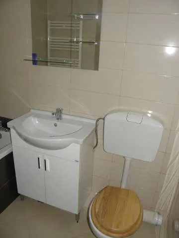 OFERTA! ! ! - Onesti, APARTAMENT decomandat cu 2 CAMERE in bloc nou - Imaginea 8