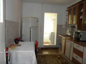 Onesti, APARTAMENT 3 CAMERE DEC. DE VANZARE