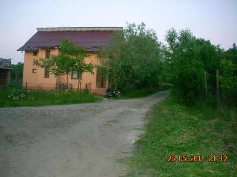VAND CASA IN RADASENI-FALTICENI-SUCEAVA - Imaginea 10