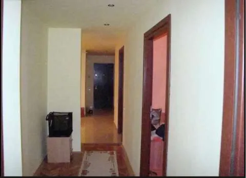 Vand urgent apartament 4 camere complet mobilat si utilat - Imaginea 2