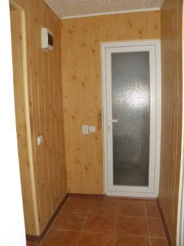 Onesti de vanzare APARTAMENT 2 CAMERE - Imaginea 1