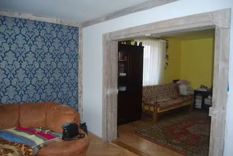 Casa 7 camere cu 2 apartamente - Imaginea 3