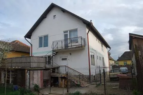 Casa 7 camere cu 2 apartamente - Imaginea 5