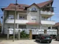Inchiriez in regim hotelier apartament la casa zona Sub Arini Sibiu - Imaginea 1