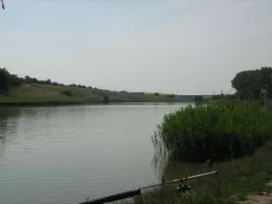 vind casa taraneasca recent renovata 1800mp livada pe rod 70km bucuresti