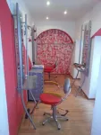 Inchiriez spatiu amenajat si dotat modern pentru coafura, cosmetica. Este situat pe str. Castelului, in apropierea magazinului S - Miniatura 1