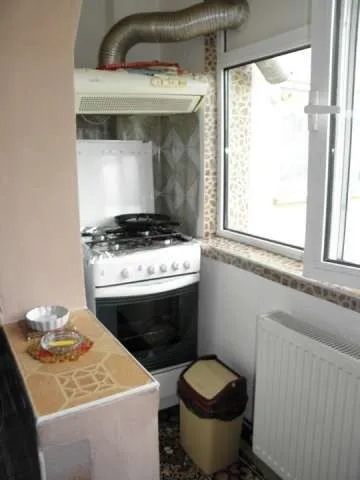 Onesti, de vanzare APARTAMENT 2 CAMERE decomandate - Imaginea 3