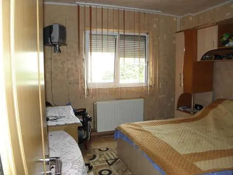 Onesti, de vanzare APARTAMENT 2 CAMERE decomandate - Imaginea 6