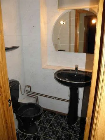 ONESTI, ALEGEREA EXCELENTA! APARTAMENT 3 CAMERE DECOMANDAT in bloc nou - Imaginea 5