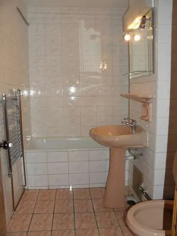 ONESTI, ALEGEREA EXCELENTA! APARTAMENT 3 CAMERE DECOMANDAT in bloc nou - Imaginea 6