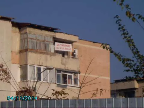 vand apartament 3 camere recent renovat in Onesti - Imaginea 1