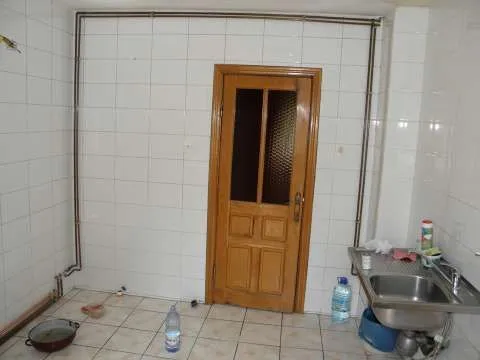 ONESTI, ALEGEREA EXCELENTA! APARTAMENT 3 CAMERE DECOMANDAT in bloc nou - Imaginea 11