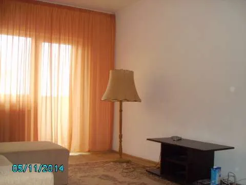 vand apartament 3 camere recent renovat in Onesti - Imaginea 4