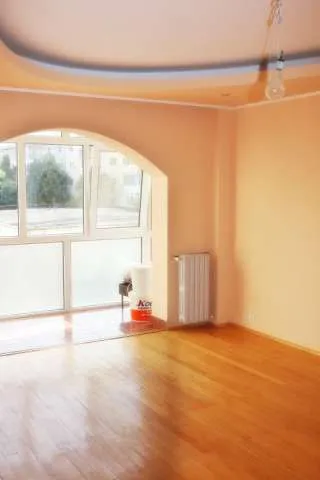 Vand Apartament cu 4 camere - Imaginea 1