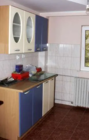 Vand Apartament cu 4 camere - Imaginea 2