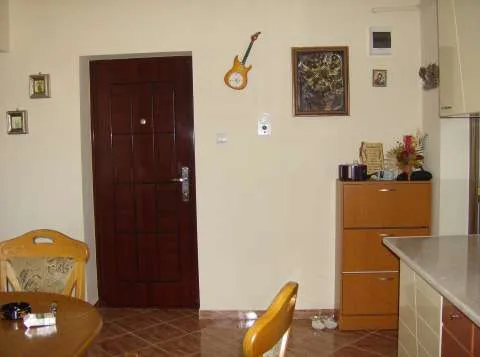 vind apartament cu 2 camere nou - Imaginea 7