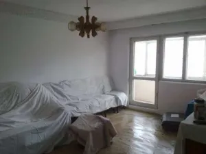 vand apartamentu 3 camere vulcan