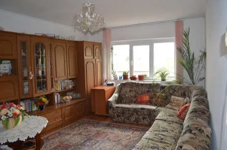 Vand avantajos apartament 2 camere  - Imaginea 1