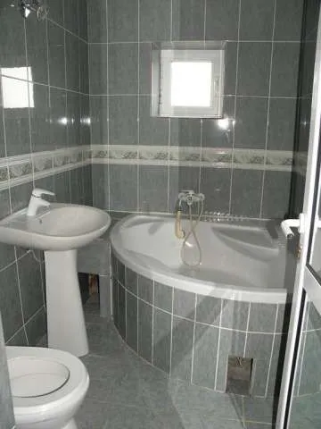 OFERTA! Apartament DECOMANDAT cu 3 CAMERE in bloc nou - Imaginea 9