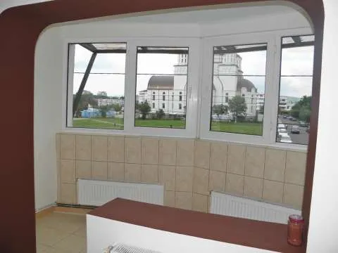 OCAZIE! ! ! Apartament cu 3 camere la pret avantajos - Imaginea 1