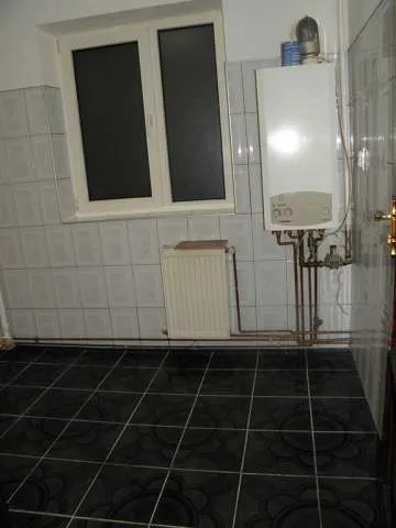 OCAZIE! ! ! Apartament cu 3 camere la pret avantajos - Imaginea 7