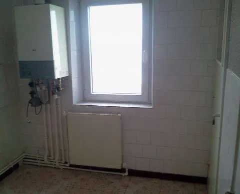 Oferta - Vand apartament cu trei camere - Imaginea 4