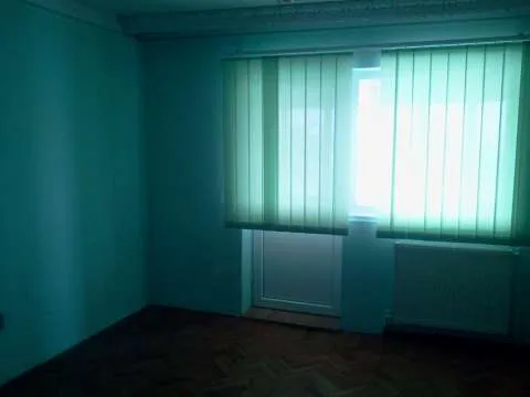 Oferta - Vand apartament cu trei camere - Imaginea 7