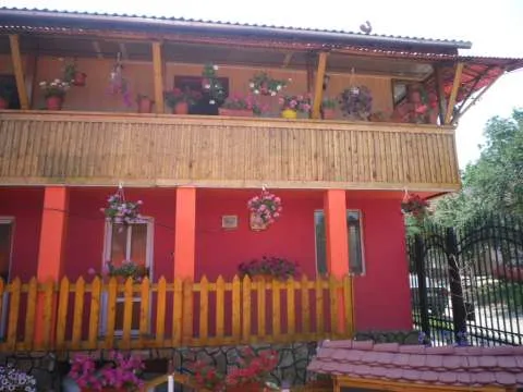 casa de vanzare - Imaginea 1