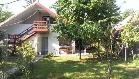 Urgent - Vand casa in Husi ultracentral - Imaginea 6