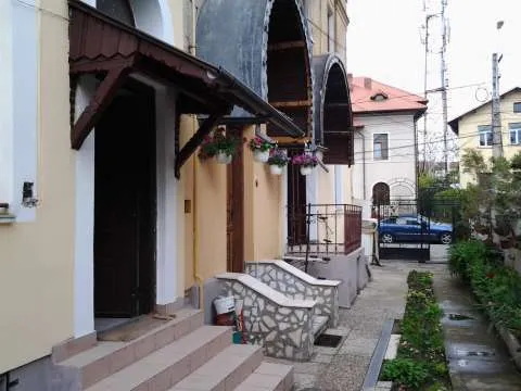 ultracentral proprietar inchiriez 7 camere in vila demisol+parter - Imaginea 4