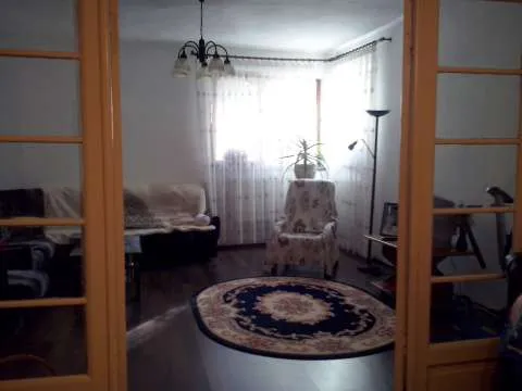vand casa ultracentral bacau - Imaginea 1