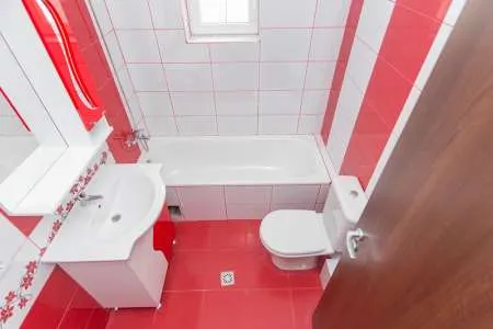 vand apartament 3 camere, 2 bai, 2 balcoane - Imaginea 2
