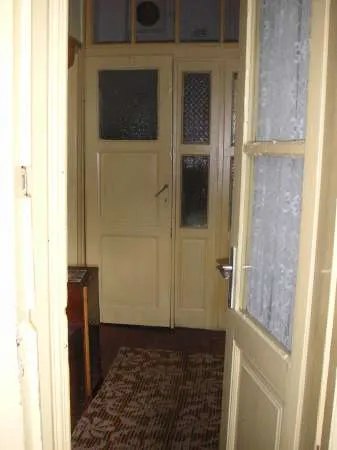 Vand apartament in casa la curte in orasul Galati - Imaginea 1