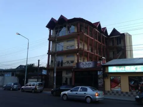 PROPRIETAR inchiriez P+2, 390 mp, stradal zona Parc Pantelimon - Imaginea 2