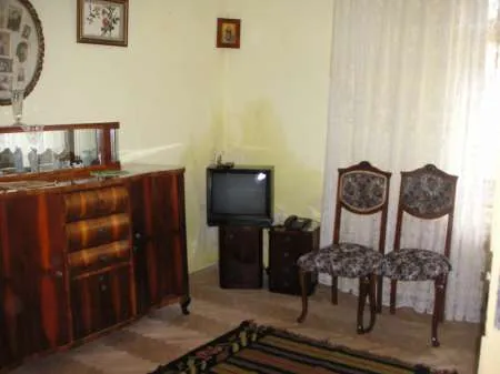 Vand apartament in casa la curte in orasul Galati - Imaginea 6