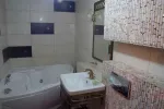 Ofer spre inchiriere apartament 3 camere in Onesti( nemobilat) , jacuzzi - Miniatura 2